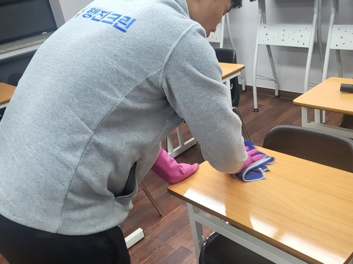 하남시 광암동 유치원 책걸상 교실 위생청소 사례 - 행진크린